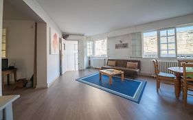 APPARTEMENT DE CHARME - VUE SUR REMPARTS - 2 PERSONNES - WiFI GRATUIT